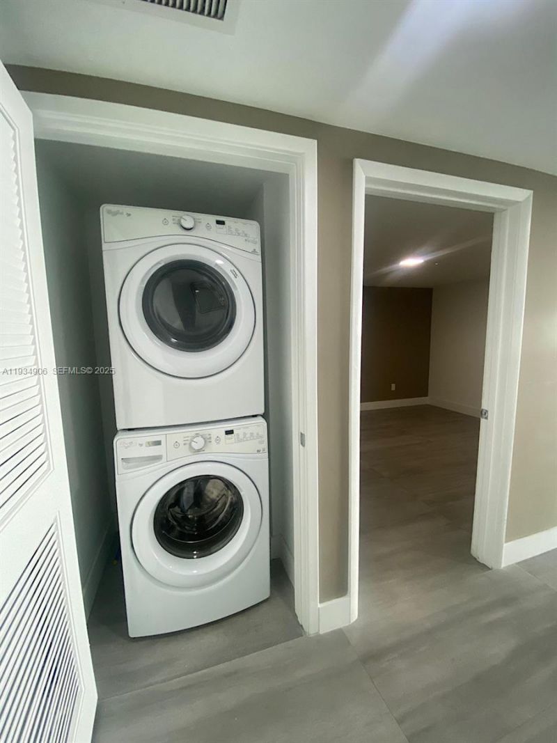 400 Sunny Isles Blvd, Unit 1616, Sunny Isles Beach, FL 33160 Photo