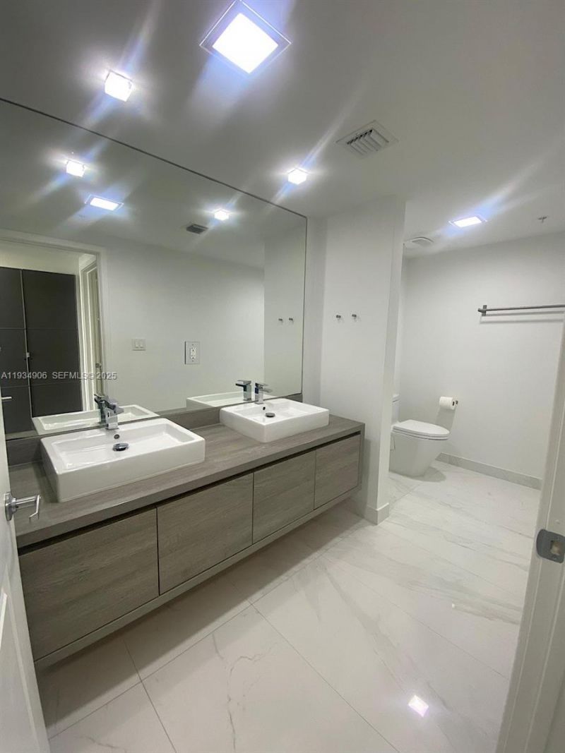 400 Sunny Isles Blvd, Unit 1616, Sunny Isles Beach, FL 33160 Photo