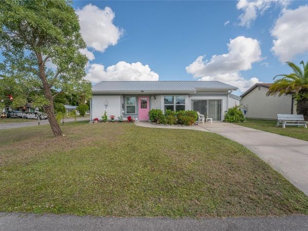 2001 Schooner Dr., La Belle, FL 33935