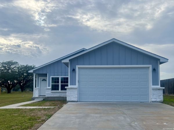 811 Polk, Beeville, TX 78102