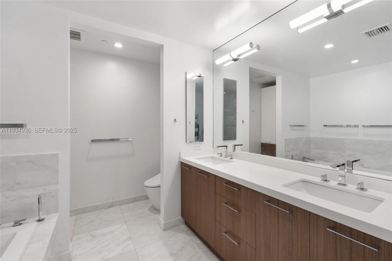 1425 Brickell Ave, Unit 47B, Miami, FL 33131 Photo