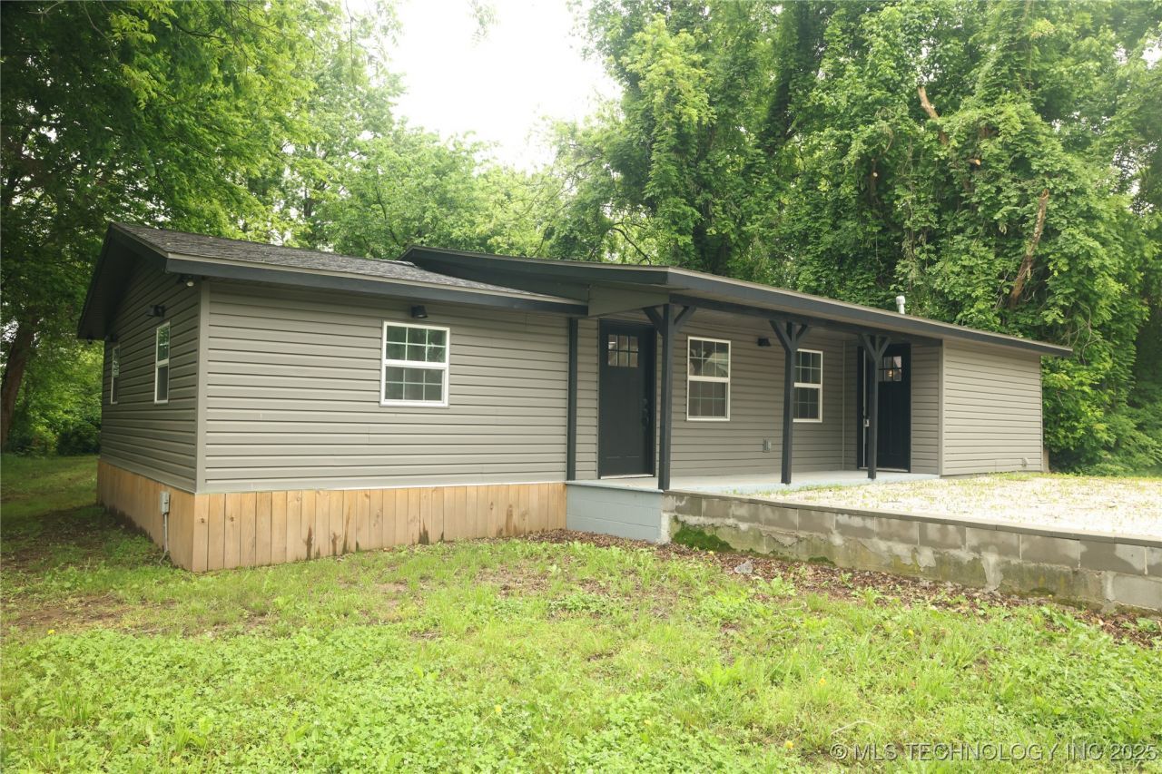 1185 E Pine Street, Westville, OK 74965 Main Photo