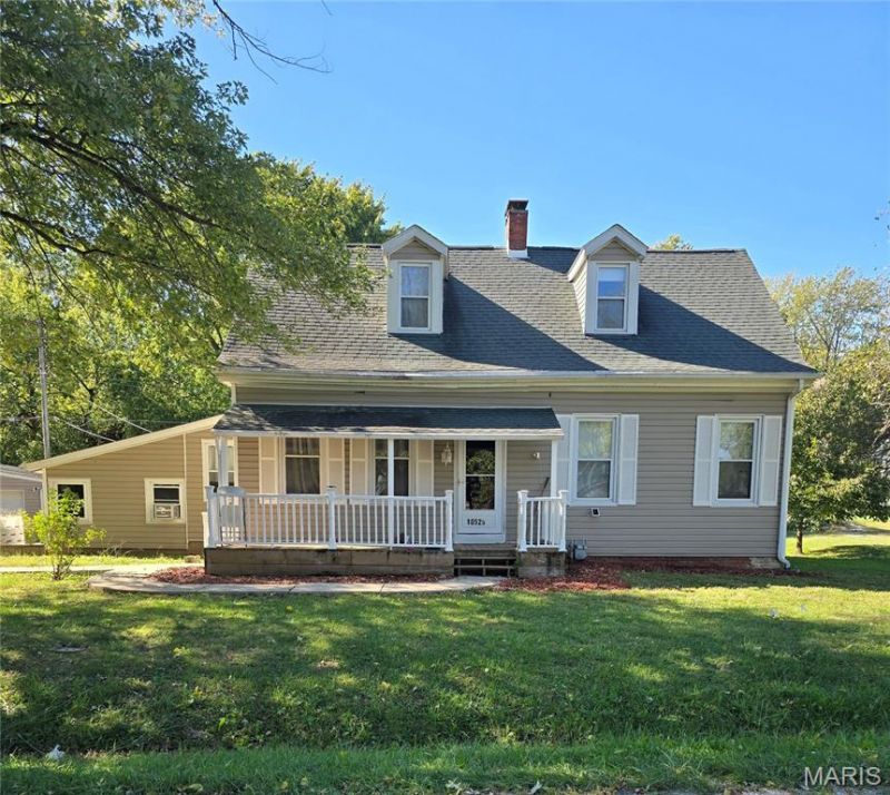 10525 Summerfield Saint Jacob Road, Trenton, IL 62293 Main Photo