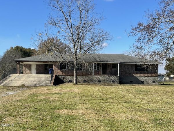 910 S Railroad Street, Delcambre, LA 70528
