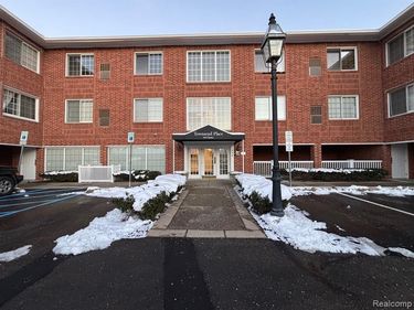 444 Chester Street, Birmingham, MI 48009