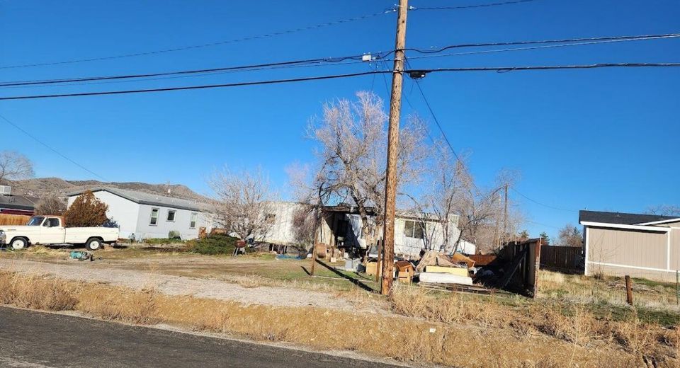 735 E 4th Avenue, Sun Valley, NV 89433 Photo