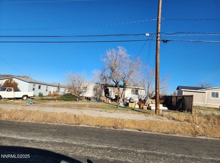 735 E 4th Avenue, Sun Valley, NV 89433 Photo