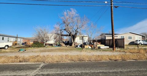 735 E 4th Avenue, Sun Valley, NV 89433 Photo