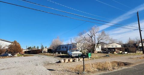 735 E 4th Avenue, Sun Valley, NV 89433 Photo