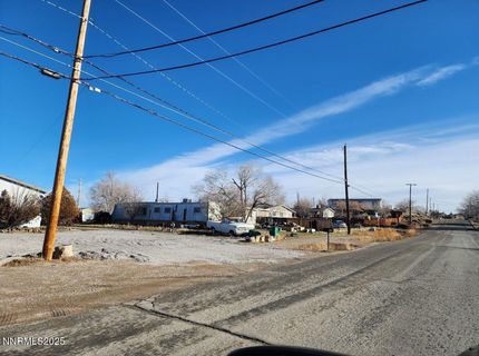 735 E 4th Avenue, Sun Valley, NV 89433 Photo