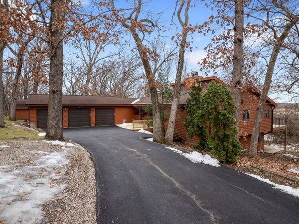 1606 W August Lane, McHenry, IL 60051