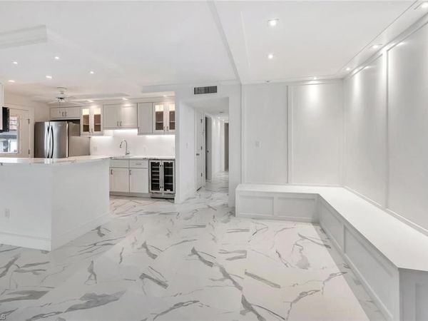 222 Harbour DR, Unit 114, NAPLES, FL 34103