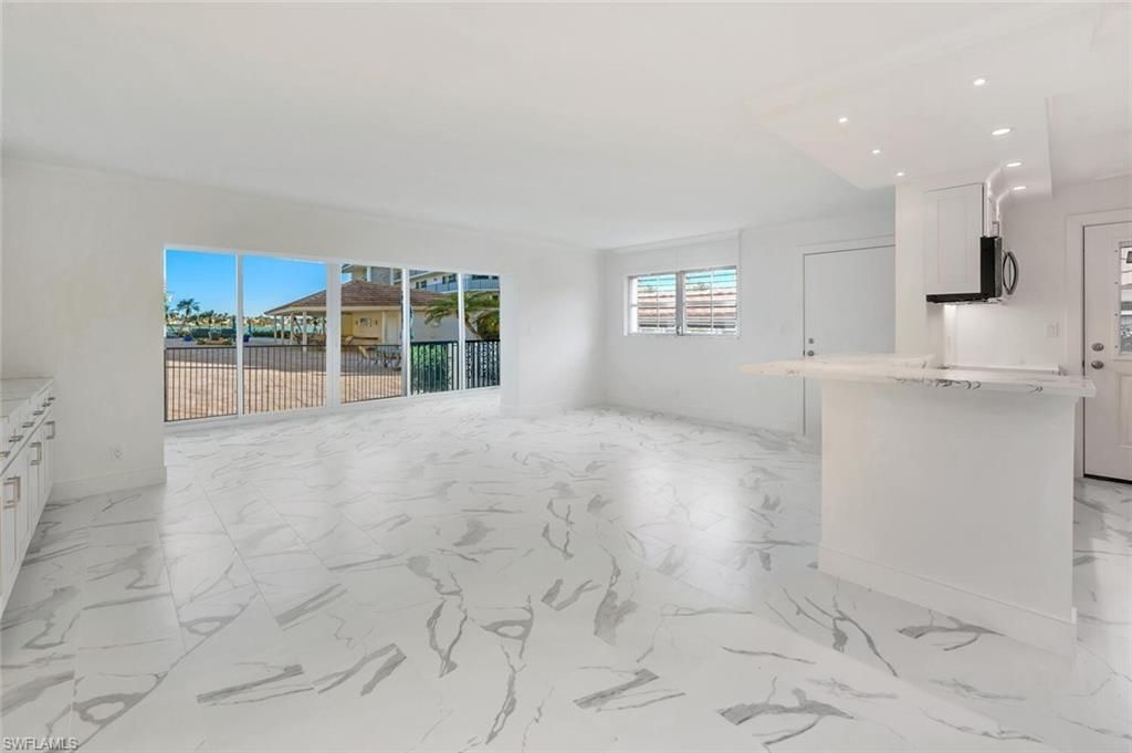 222 Harbour Dr, Unit 114, Naples, FL 34103 Photo