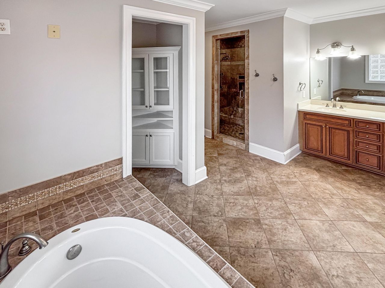 308 Lindrick Court Photo 24