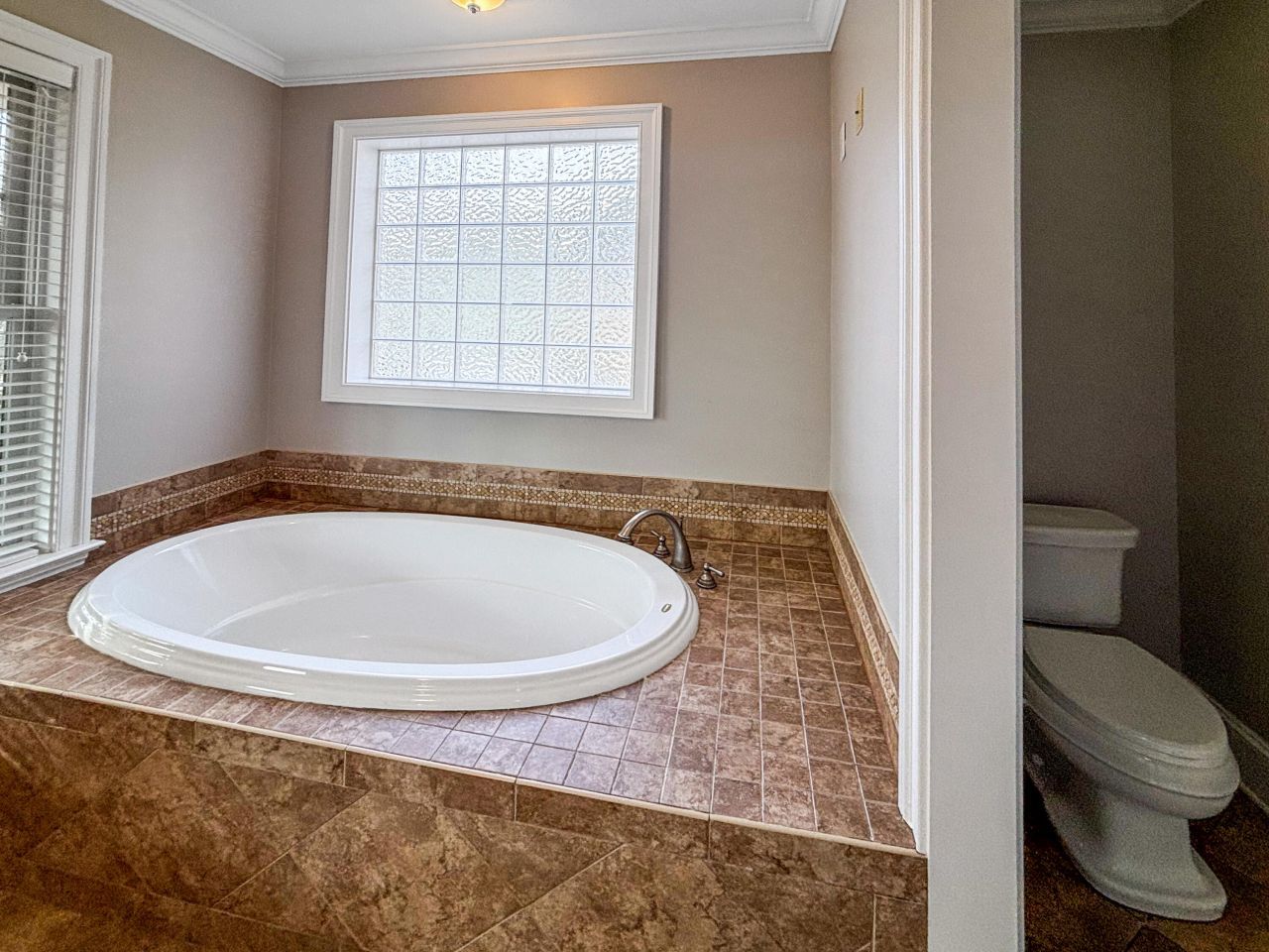 308 Lindrick Court Photo 25