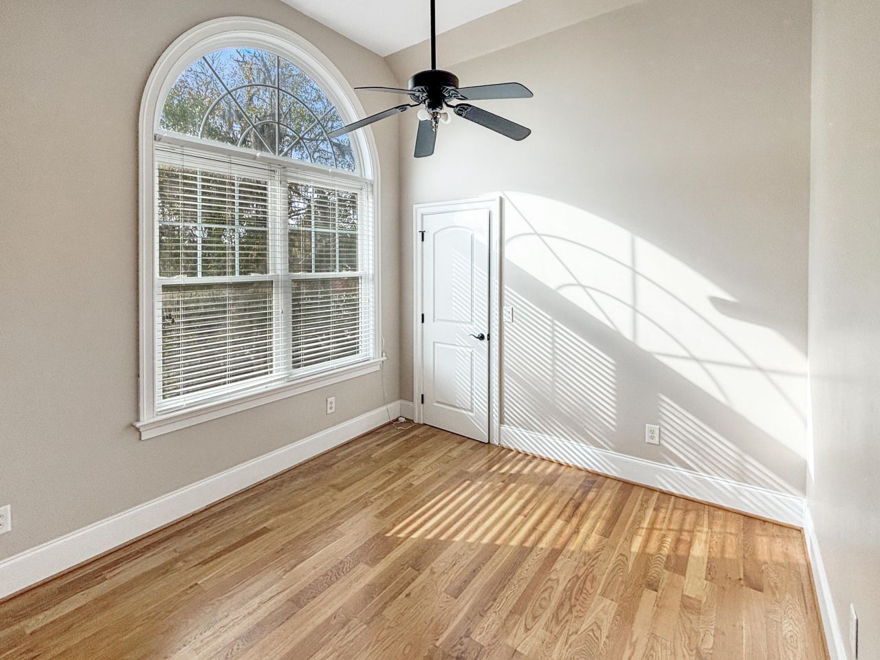 308 Lindrick Court Photo 31