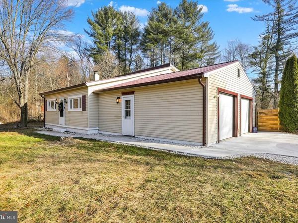 9 LAKE SHORE DRIVE, MOHNTON, PA 19540