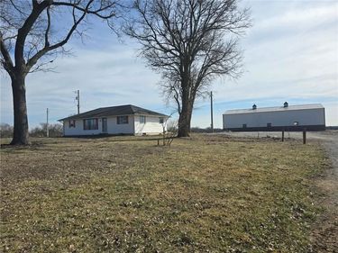 64 NE 530 Road, Clinton, MO 64735