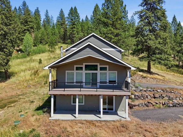 12611 E Big Meadows Rd, Chattaroy, WA 99003