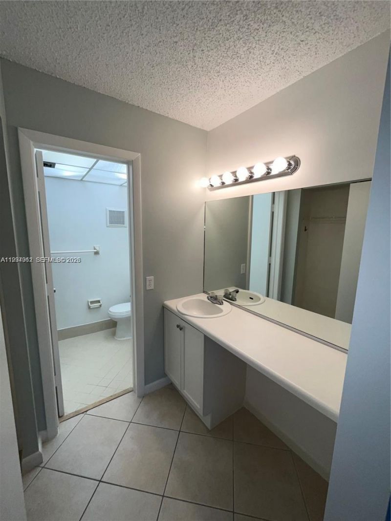11453 NW 39th Ct, Unit 210-2, Coral Springs, FL 33065 Photo