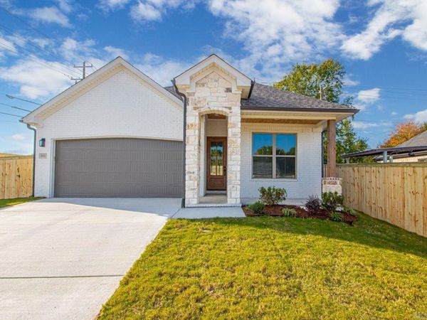 3851 Spencer Crossing Drive, Benton, AR 72019