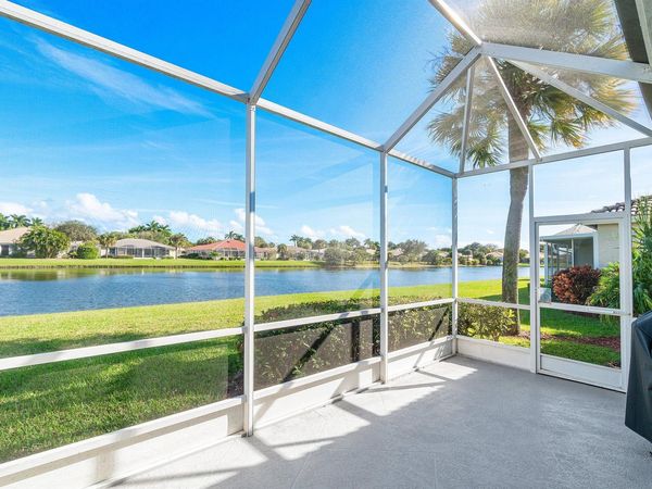 10605 Royal Caribbean Circle, Boynton Beach, FL 33437