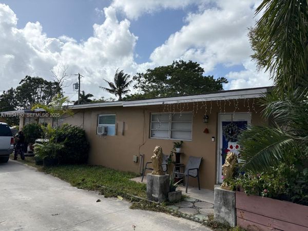 1160 NW 9th St, Homestead, FL 33030