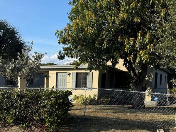 2227 NW 9th Ct, Fort Lauderdale, FL 33311