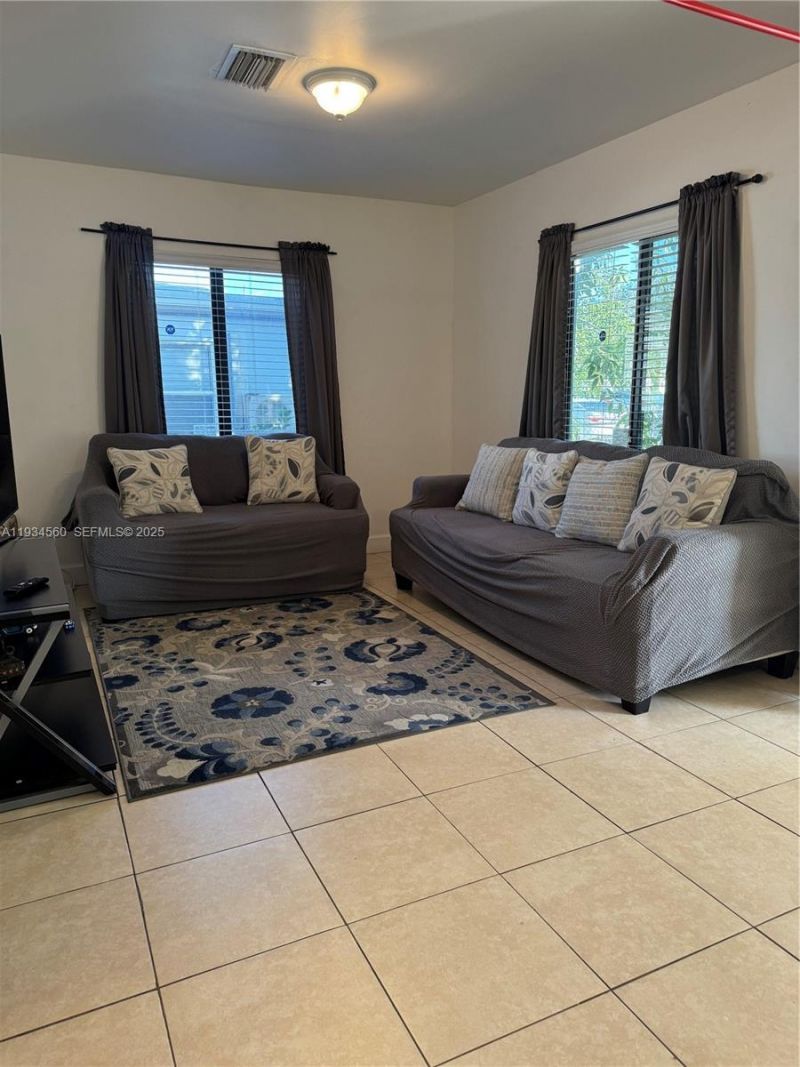 2227 NW 9th Ct, Fort Lauderdale, FL 33311 Photo