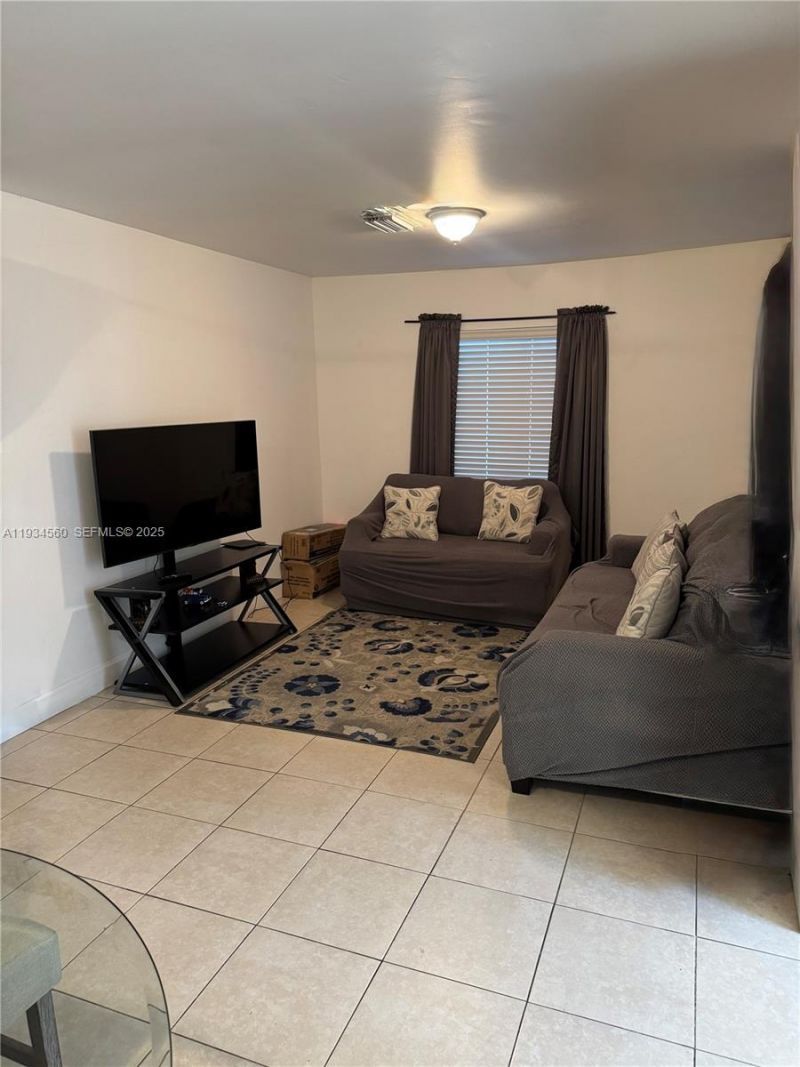 2227 NW 9th Ct, Fort Lauderdale, FL 33311 Photo