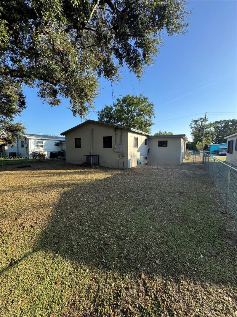 2227 NW 9th Ct, Fort Lauderdale, FL 33311 Photo