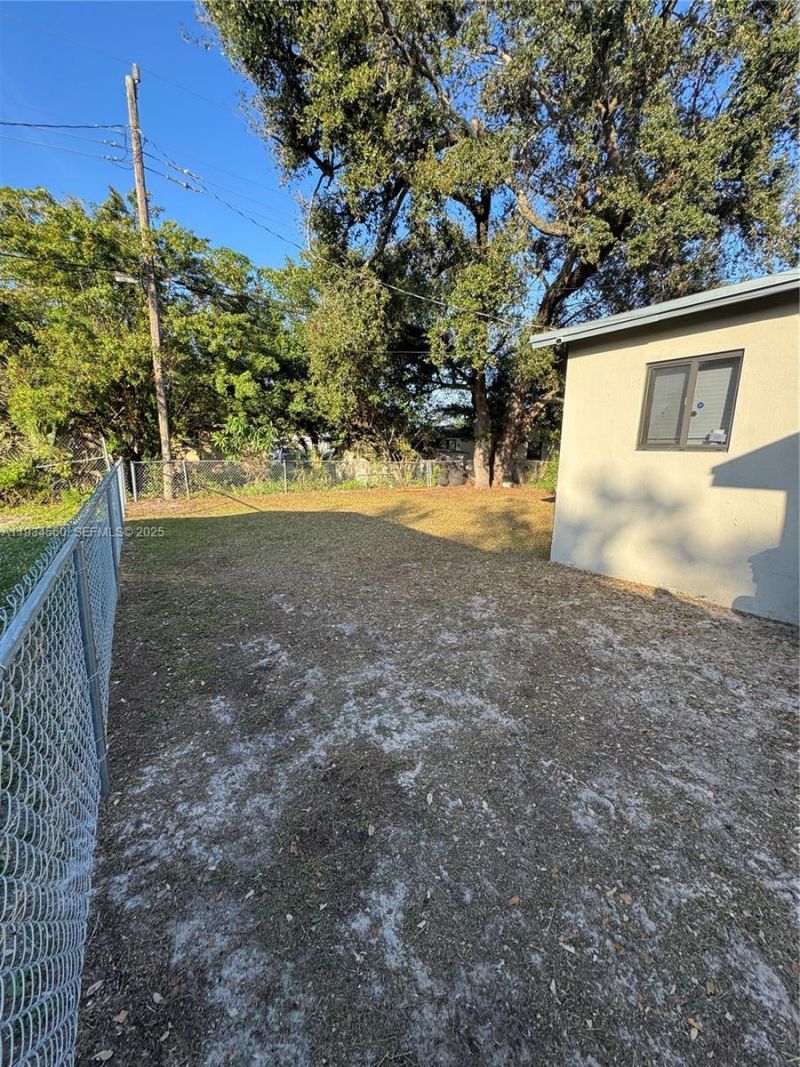 2227 NW 9th Ct, Fort Lauderdale, FL 33311 Photo