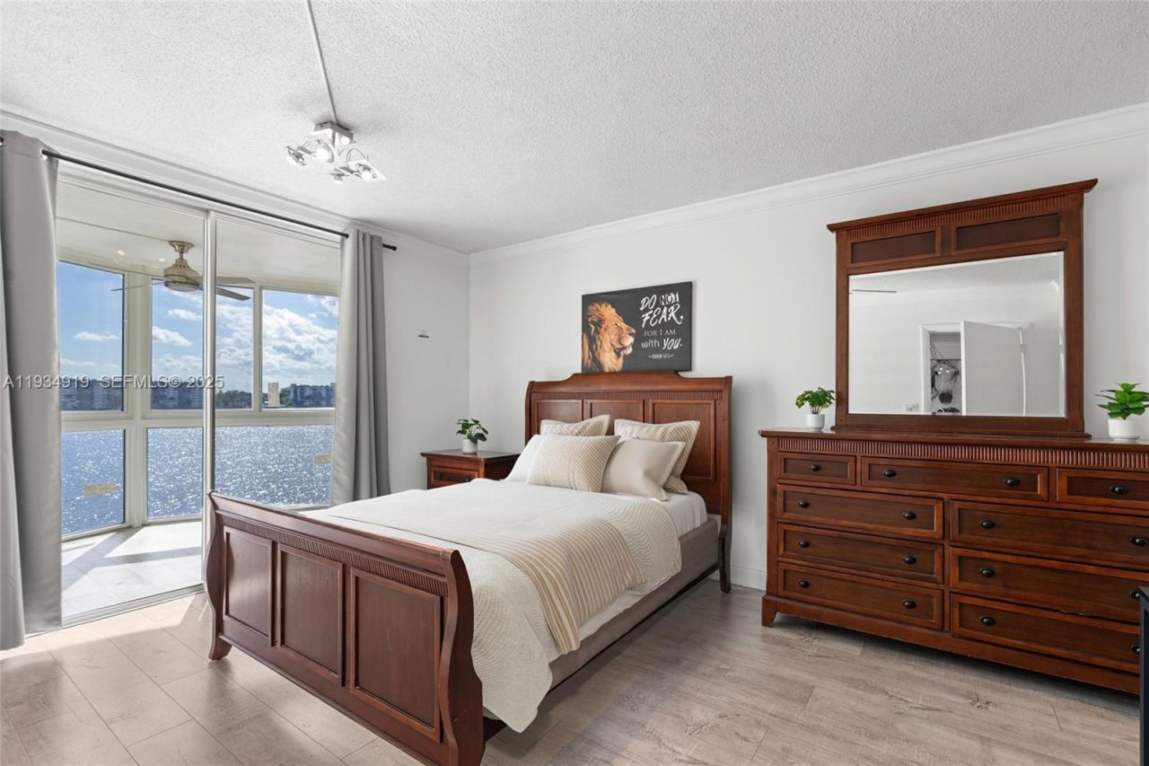 1170 NE 191st St, Unit 35, Miami, FL 33179 Photo