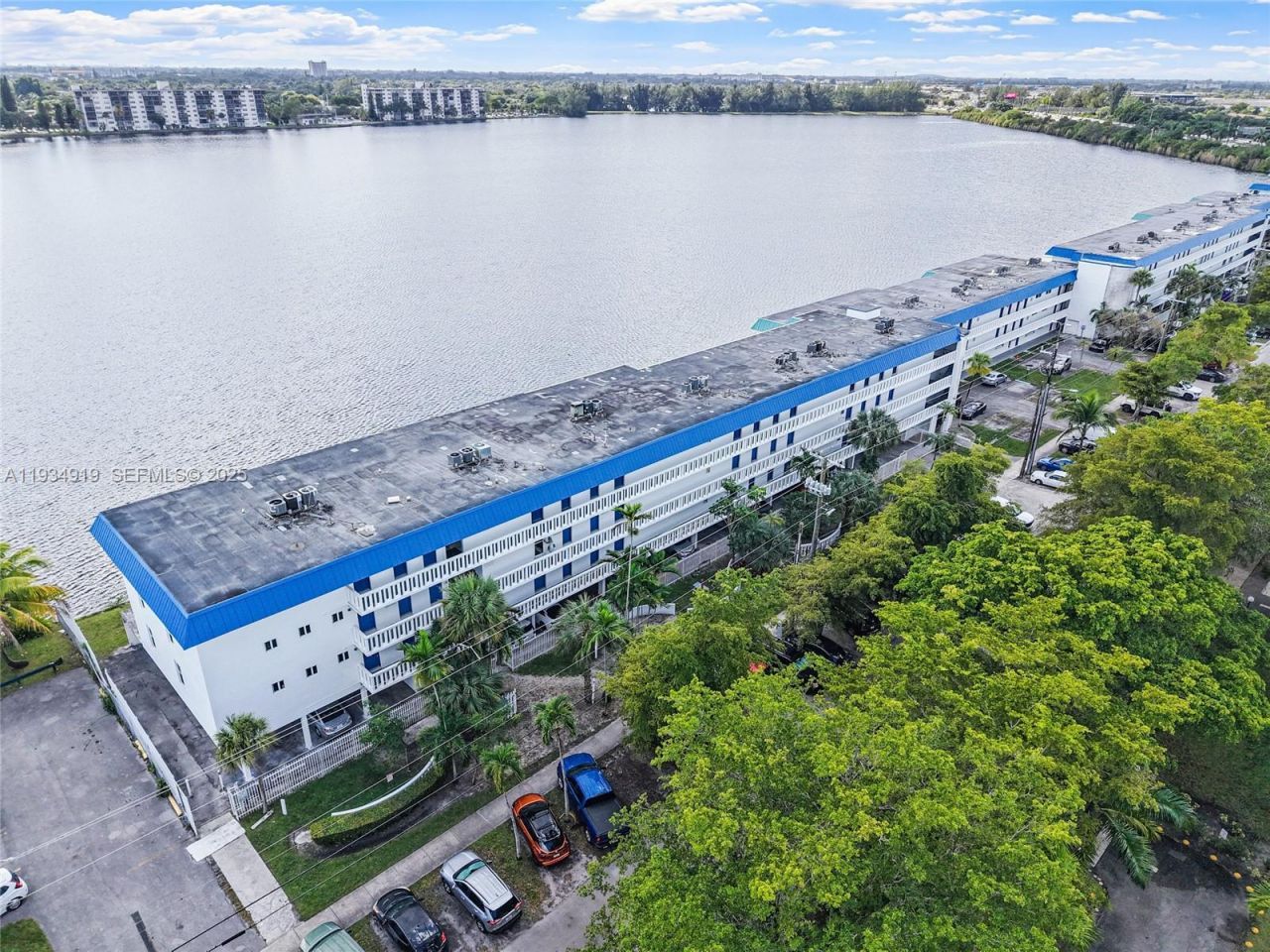 1170 NE 191st St, Unit 35, Miami, FL 33179 Photo