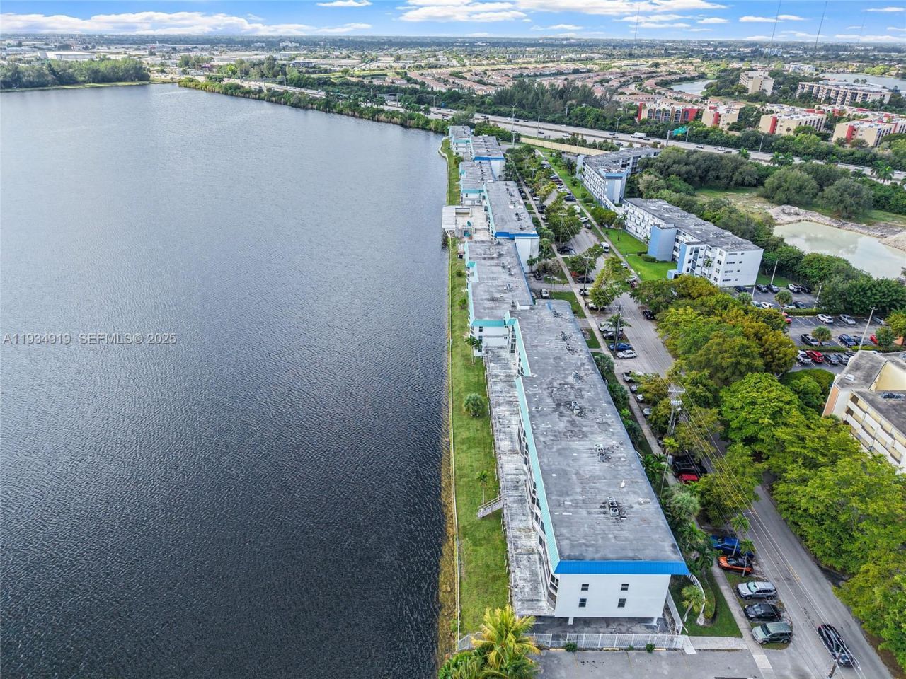 1170 NE 191st St, Unit 35, Miami, FL 33179 Photo