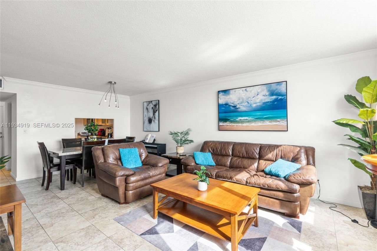 1170 NE 191st St, Unit 35, Miami, FL 33179 Photo