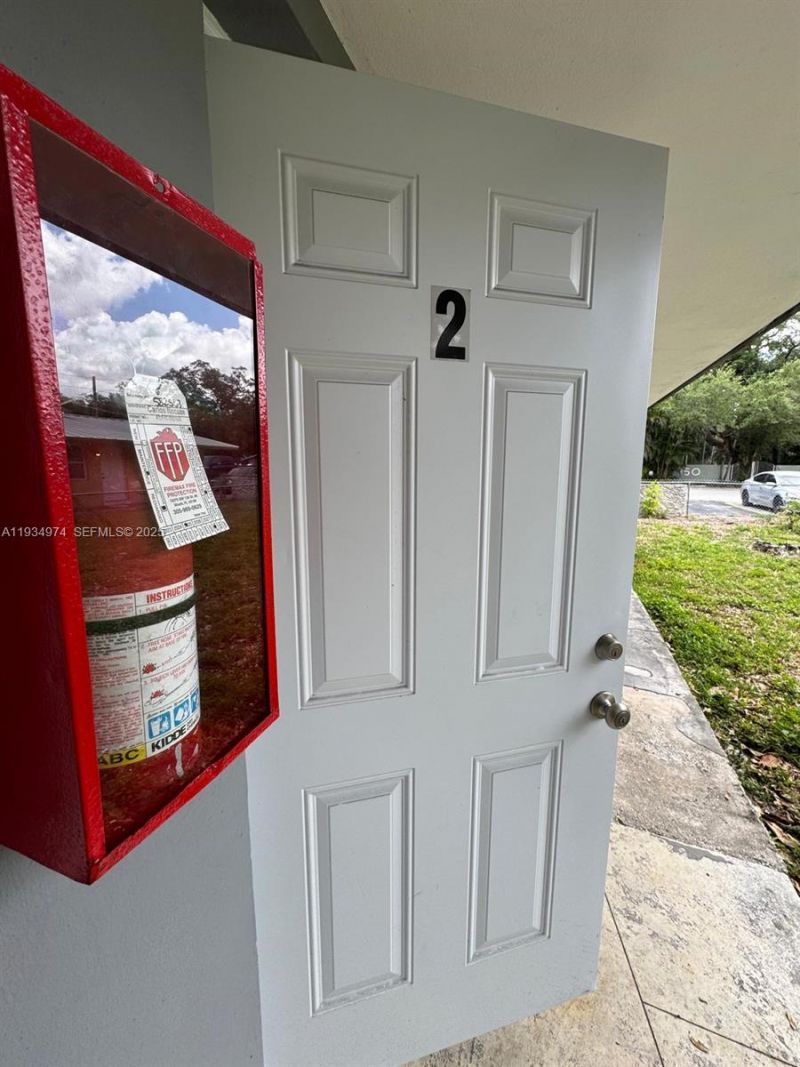 151 NW 164th St, Miami, FL 33169 Photo