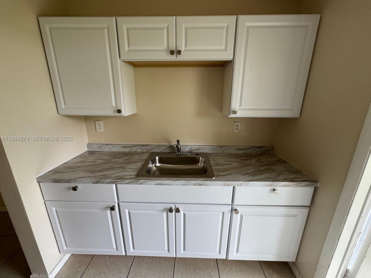 151 NW 164th St, Miami, FL 33169 Photo