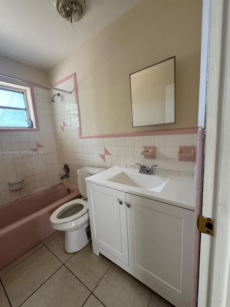 151 NW 164th St, Miami, FL 33169 Photo