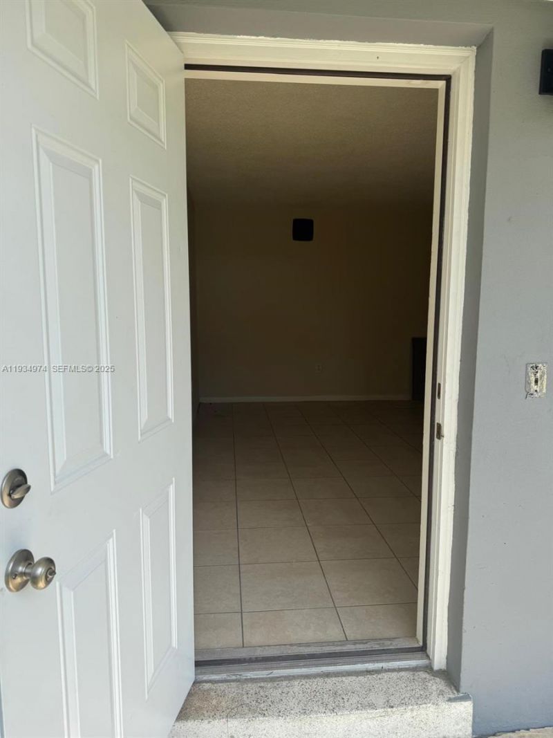 151 NW 164th St, Miami, FL 33169 Photo