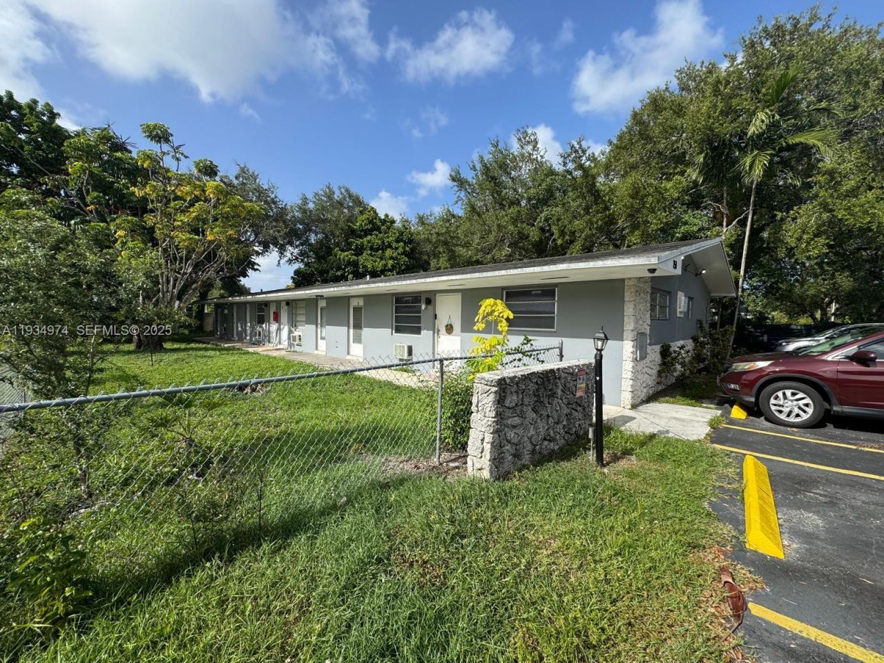 151 NW 164th St, Miami, FL 33169 Photo