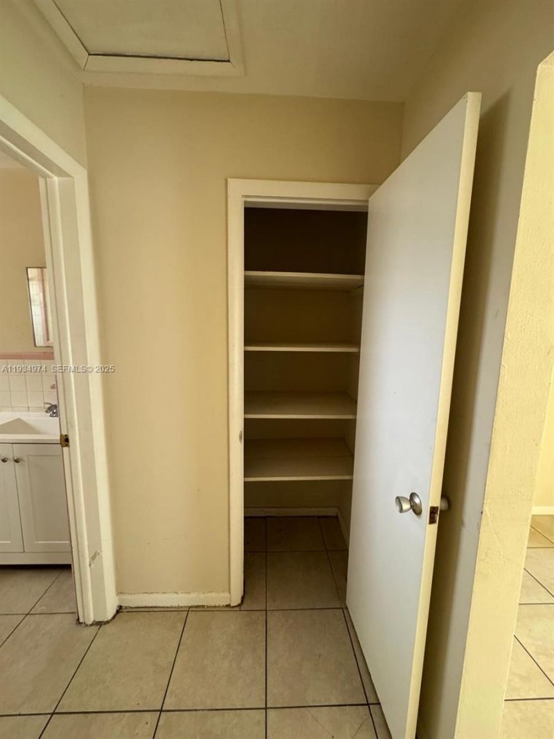 151 NW 164th St, Miami, FL 33169 Photo