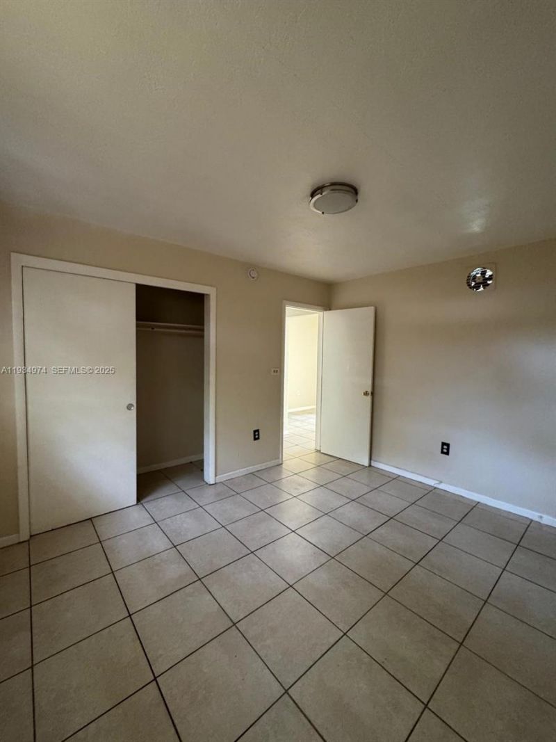 151 NW 164th St, Miami, FL 33169 Photo