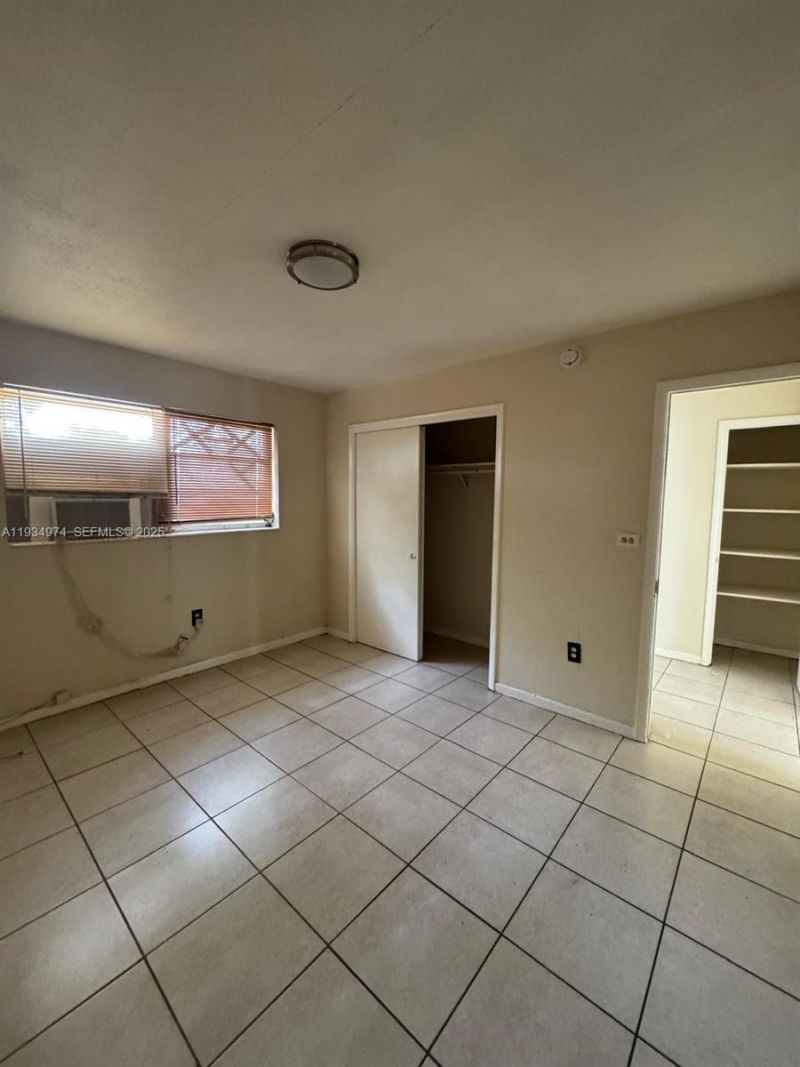 151 NW 164th St, Miami, FL 33169 Photo