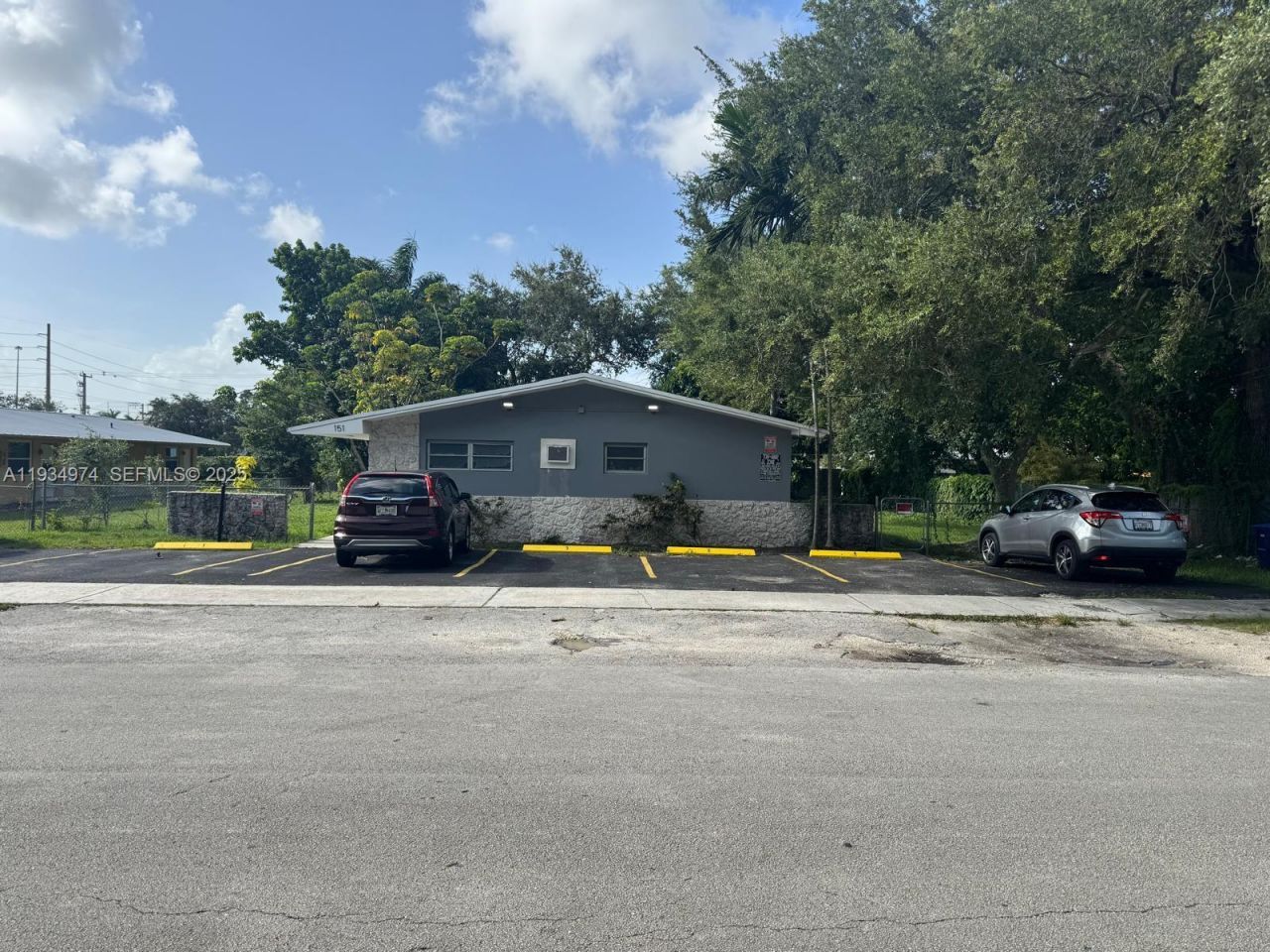151 NW 164th St, Miami, FL 33169 Photo