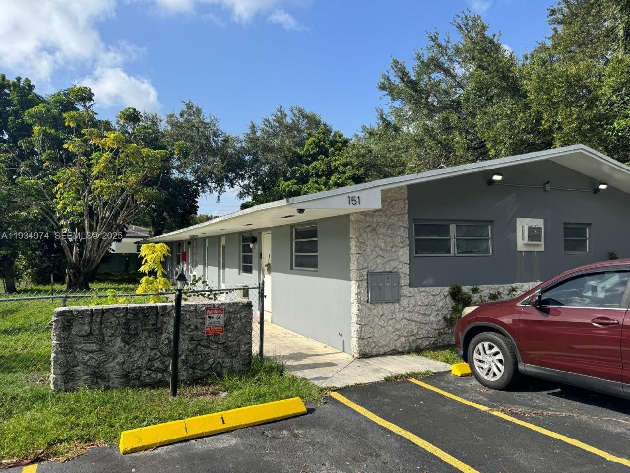 151 NW 164th St, Miami, FL 33169 Photo