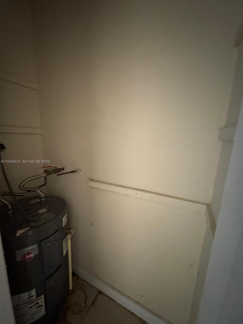 151 NW 164th St, Miami, FL 33169 Photo