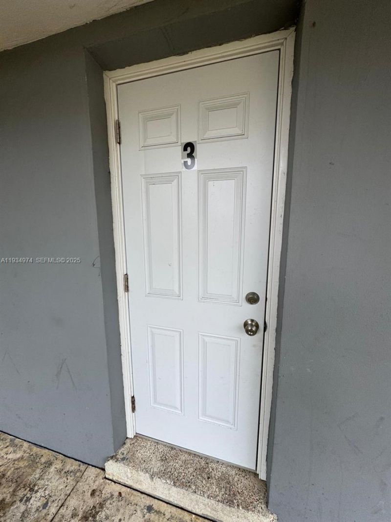 151 NW 164th St, Miami, FL 33169 Photo