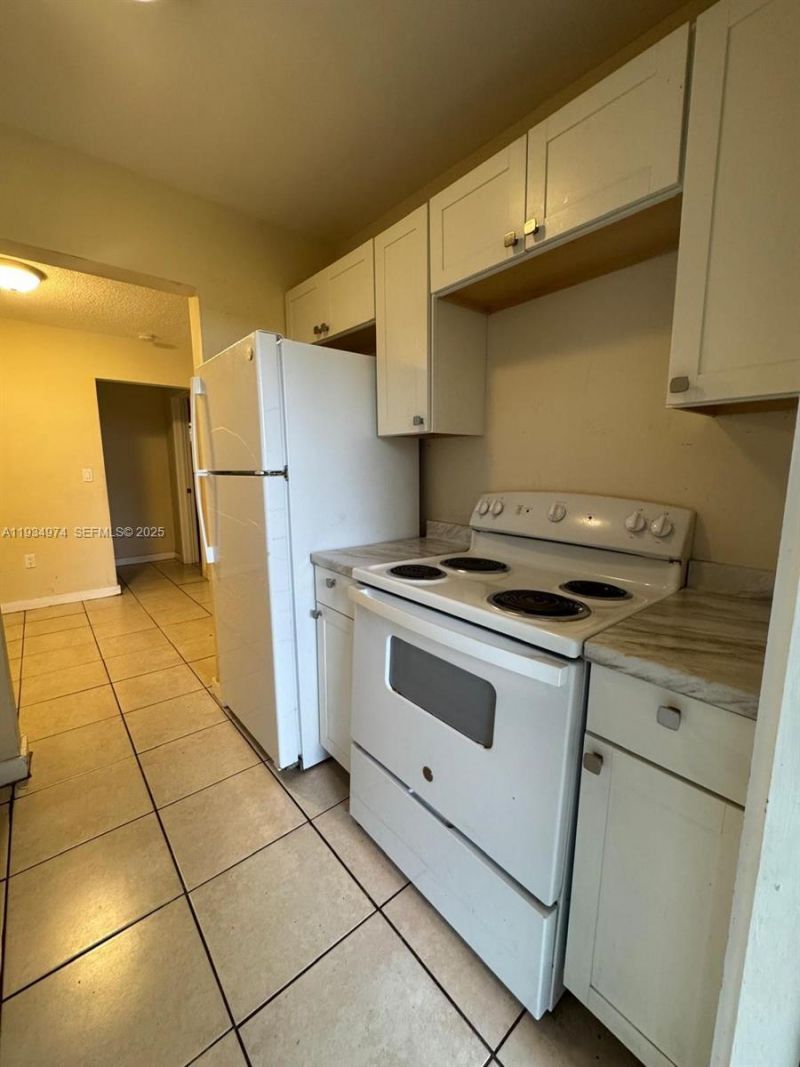 151 NW 164th St, Miami, FL 33169 Photo