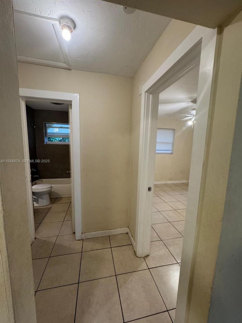 151 NW 164th St, Miami, FL 33169 Photo